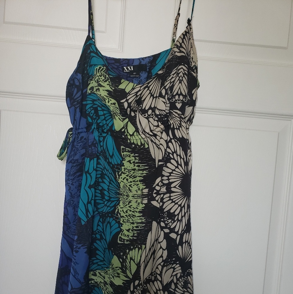 Dress - Picture 2 of 4